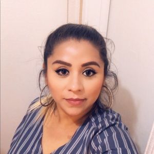 Meet your Posher, Nayeli